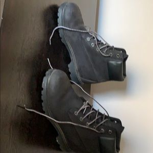 Size 8 like new timberland boots